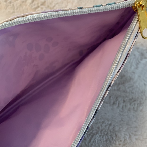 Disney Alice in wonderland zip small cosmetic case - Picture 4 of 4